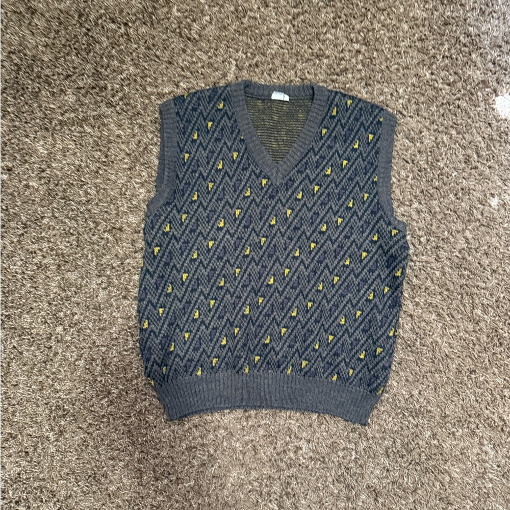Source Unknown V-Neck Sweater Vest in Gray and Yellow